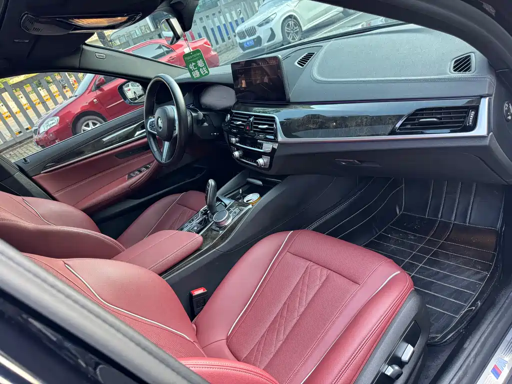 BMW 5 Series — фото 15