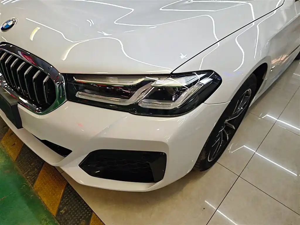 BMW 5 Series — фото 15