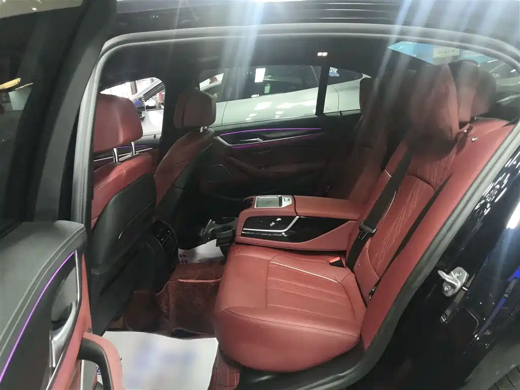 BMW 5 Series New Energy — фото 11