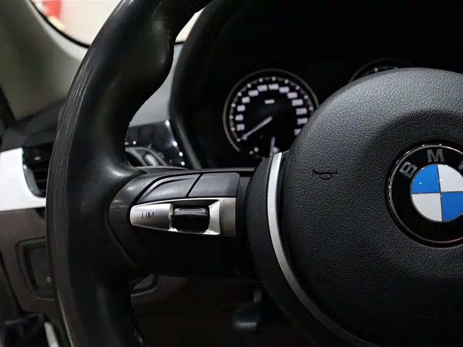 BMW X1 — фото 17