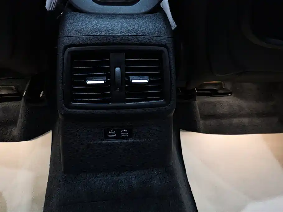 BMW X1 — фото 10