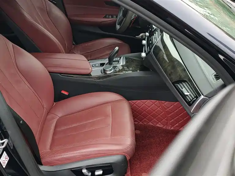 BMW 5 Series — фото 17