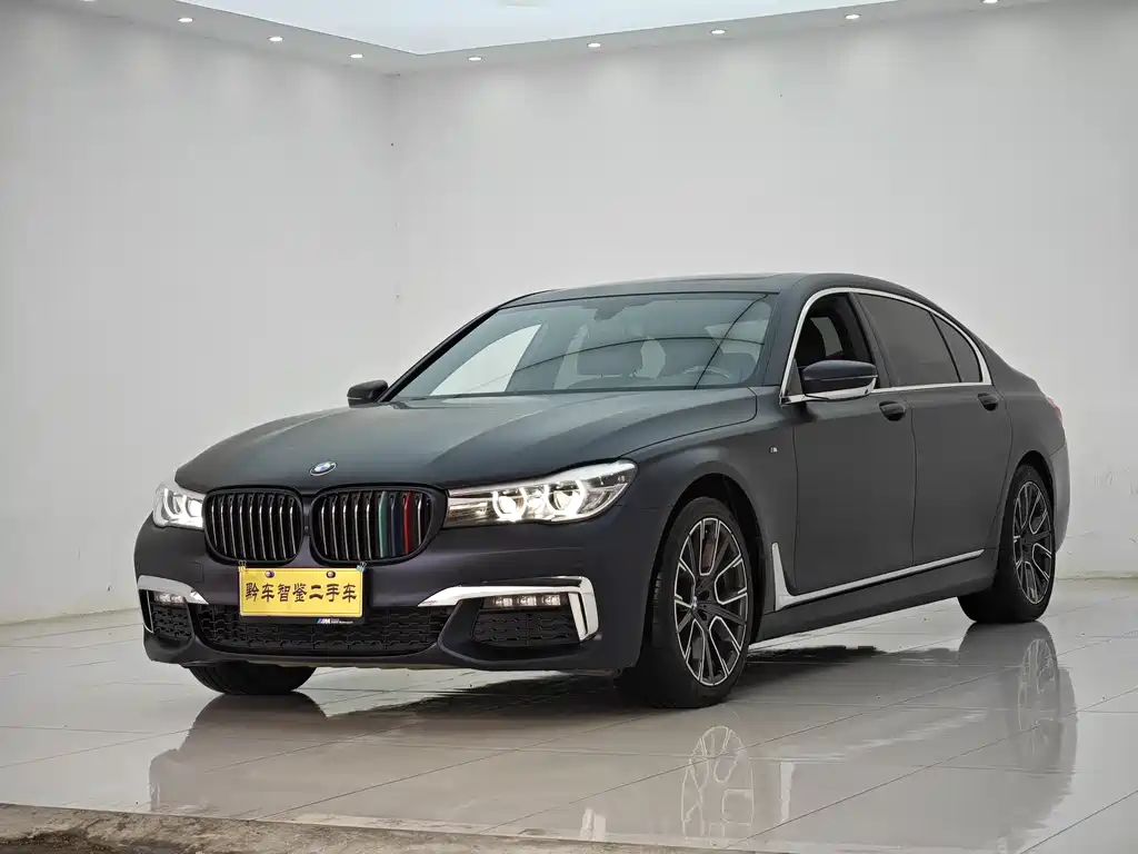 BMW 7 Series — фото 1