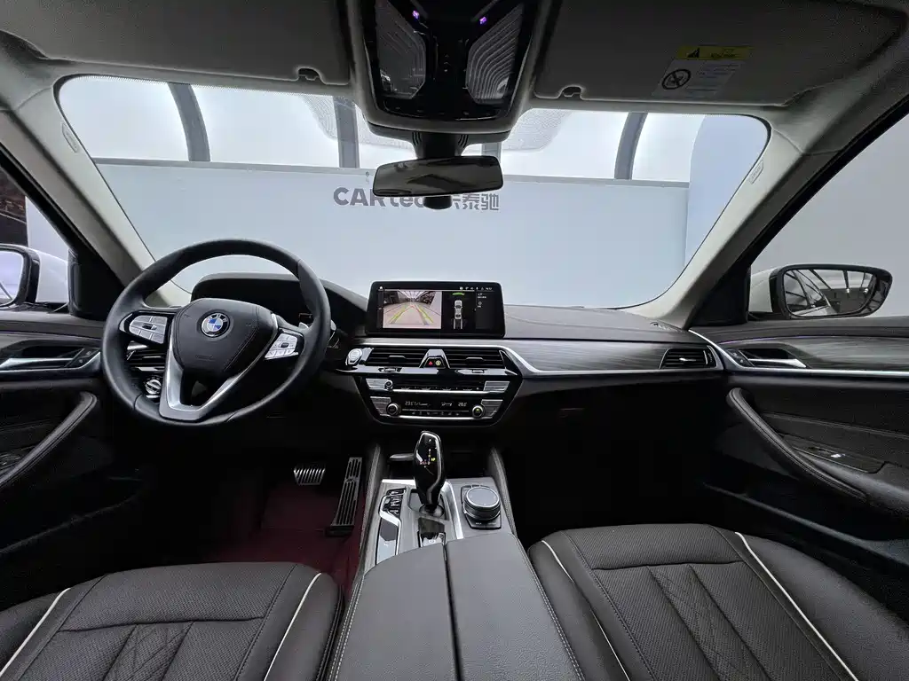 BMW 5 Series — фото 11