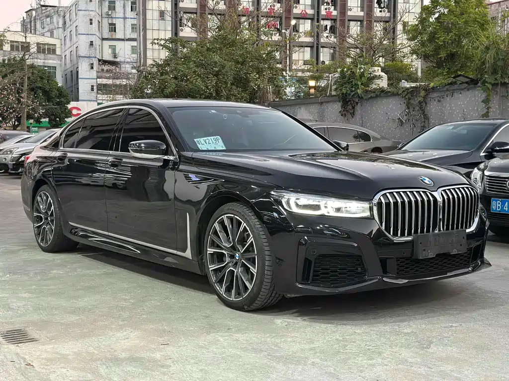 BMW 7 Series — фото 2