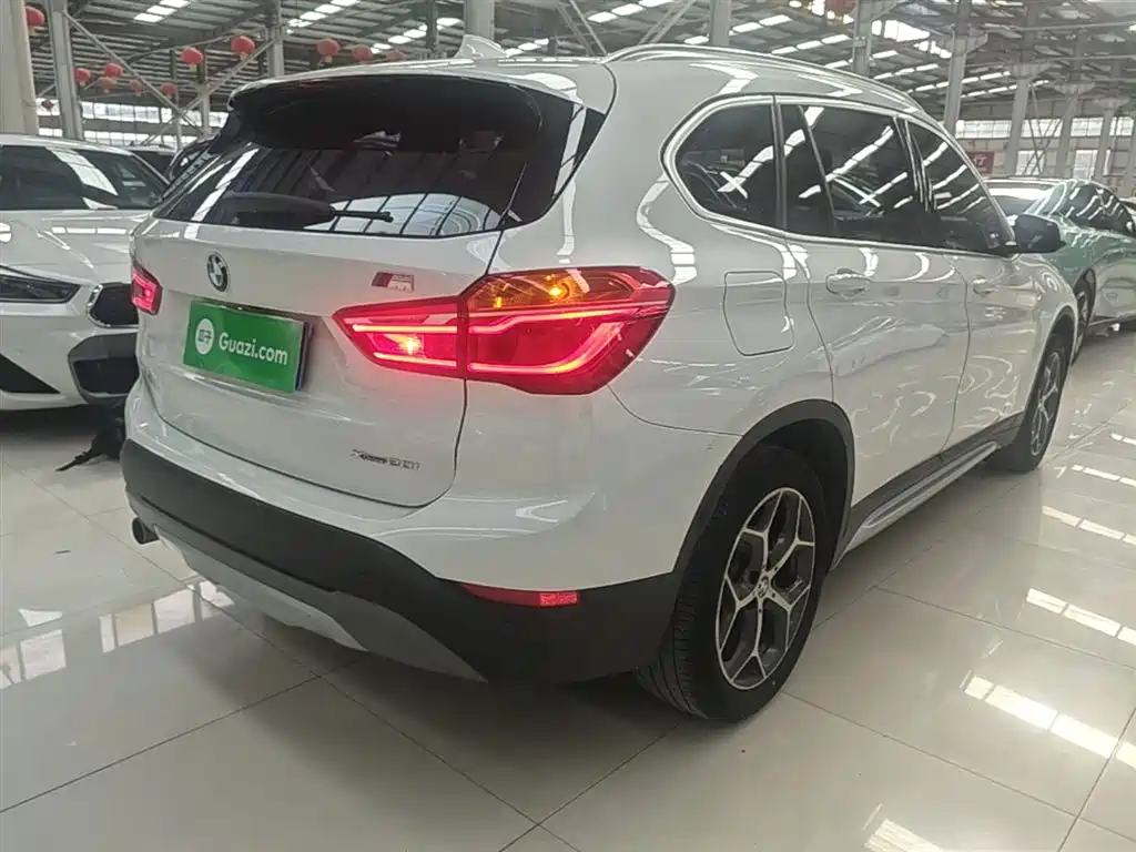 BMW X1 — фото 5