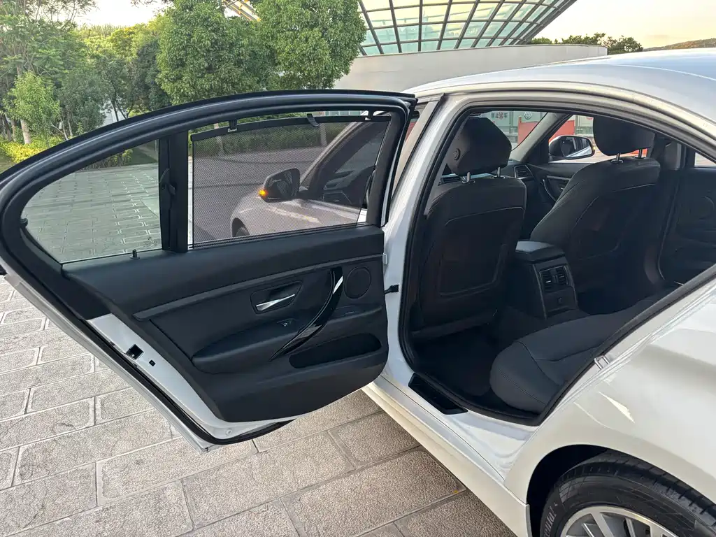 BMW 3 Series — фото 15
