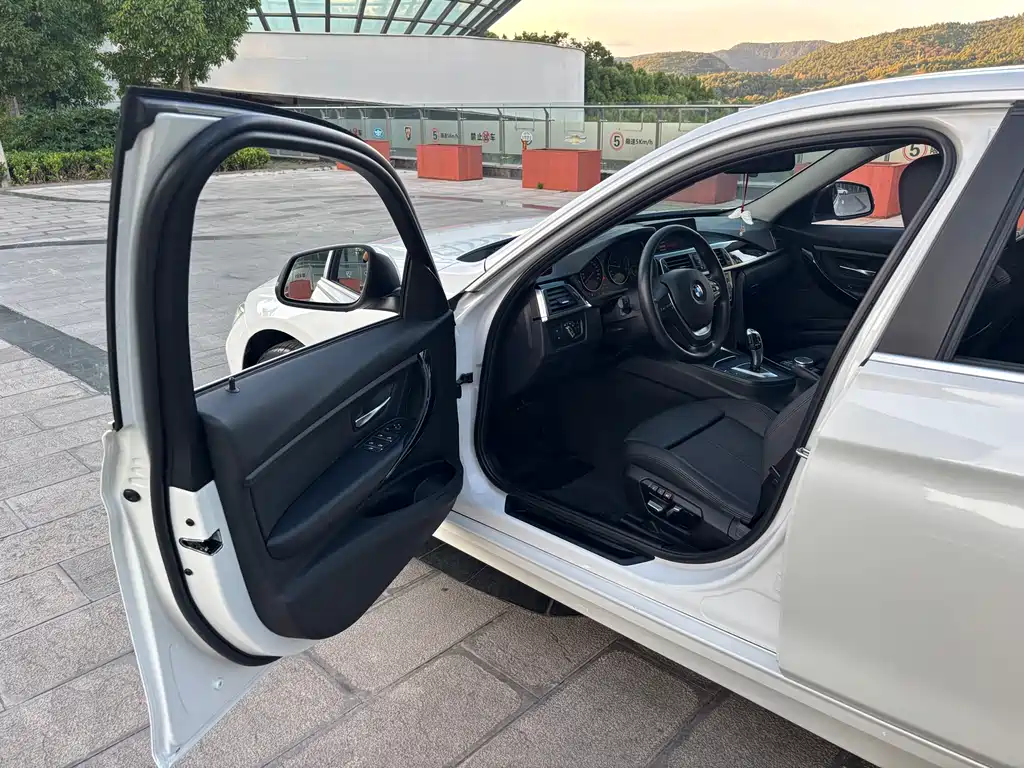 BMW 3 Series — фото 10