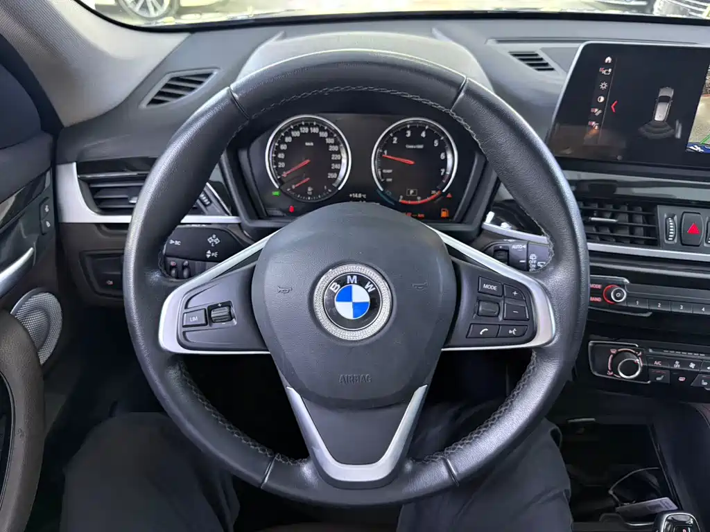 BMW X1 — фото 13