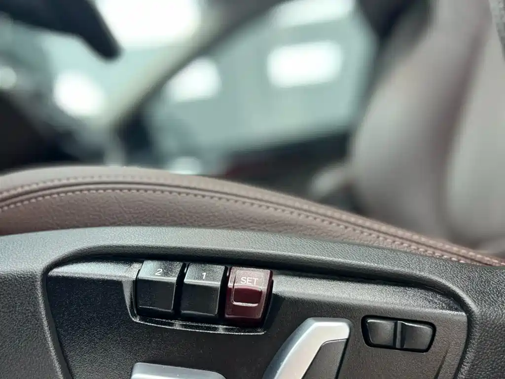 BMW X1 — фото 13