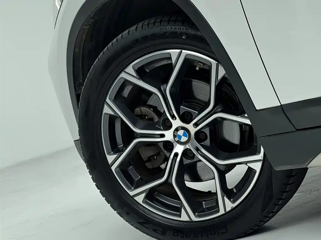 BMW X1 — фото 23