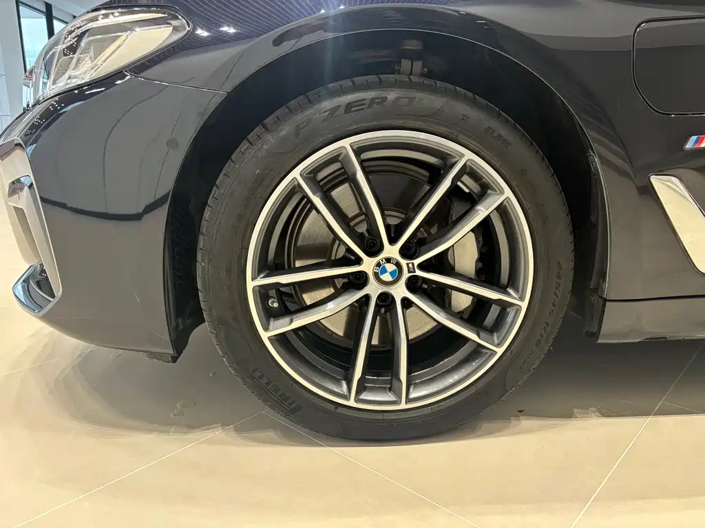 BMW 5 Series New Energy — фото 5