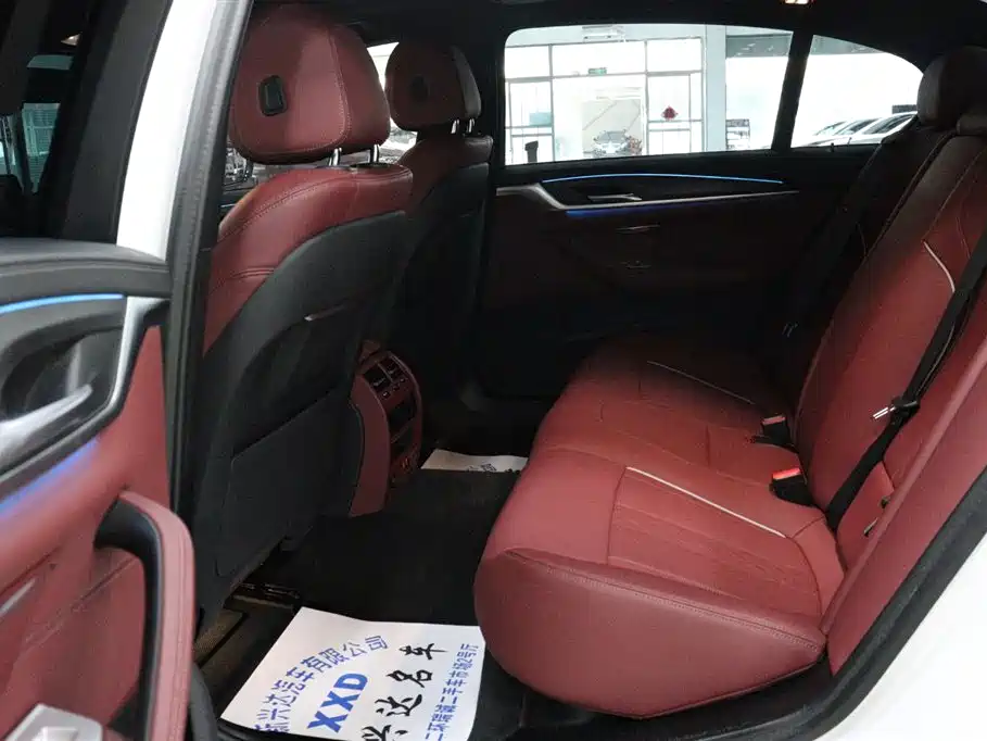 BMW 5 Series New Energy — фото 8