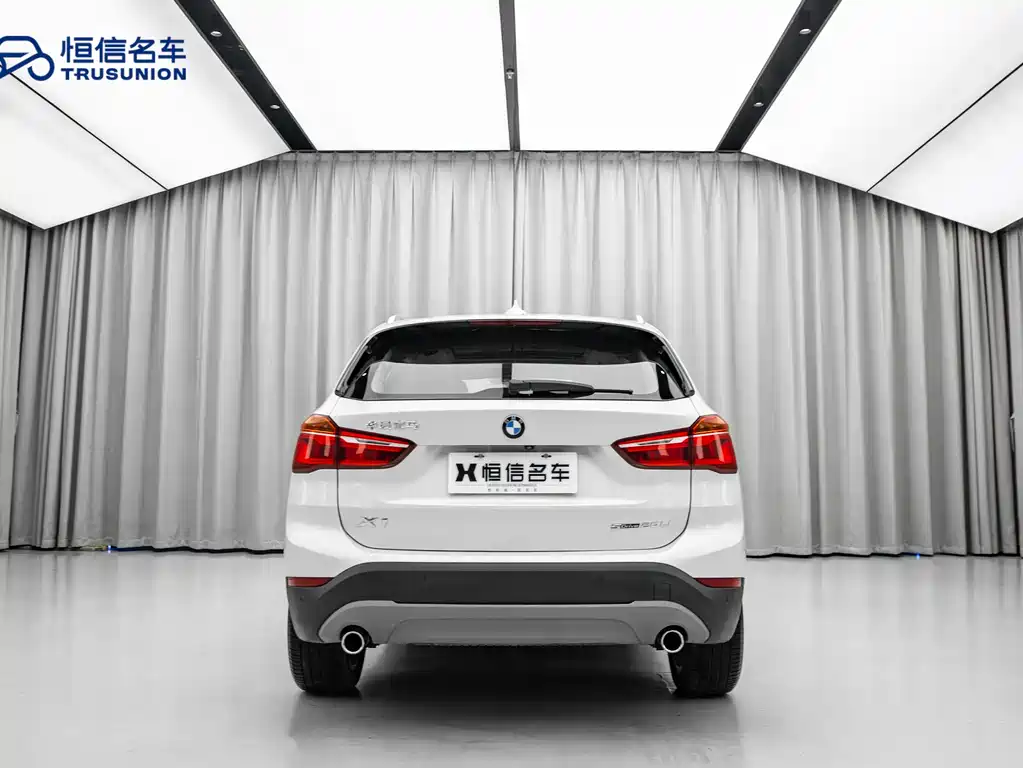 BMW X1 — фото 5
