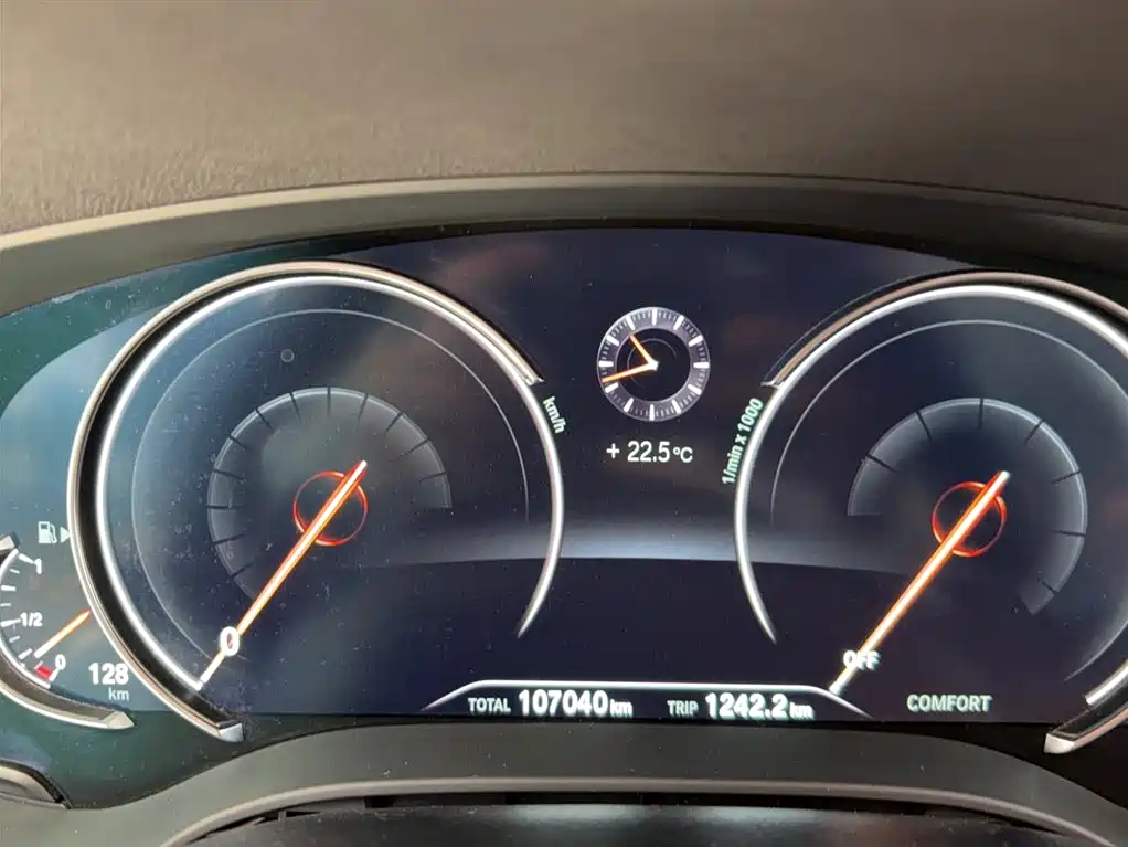 BMW 5 Series — фото 11