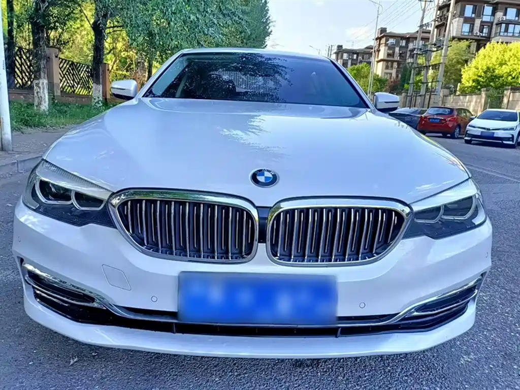 BMW 5 Series — фото 6