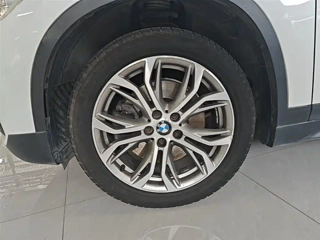 BMW X1 — фото 23