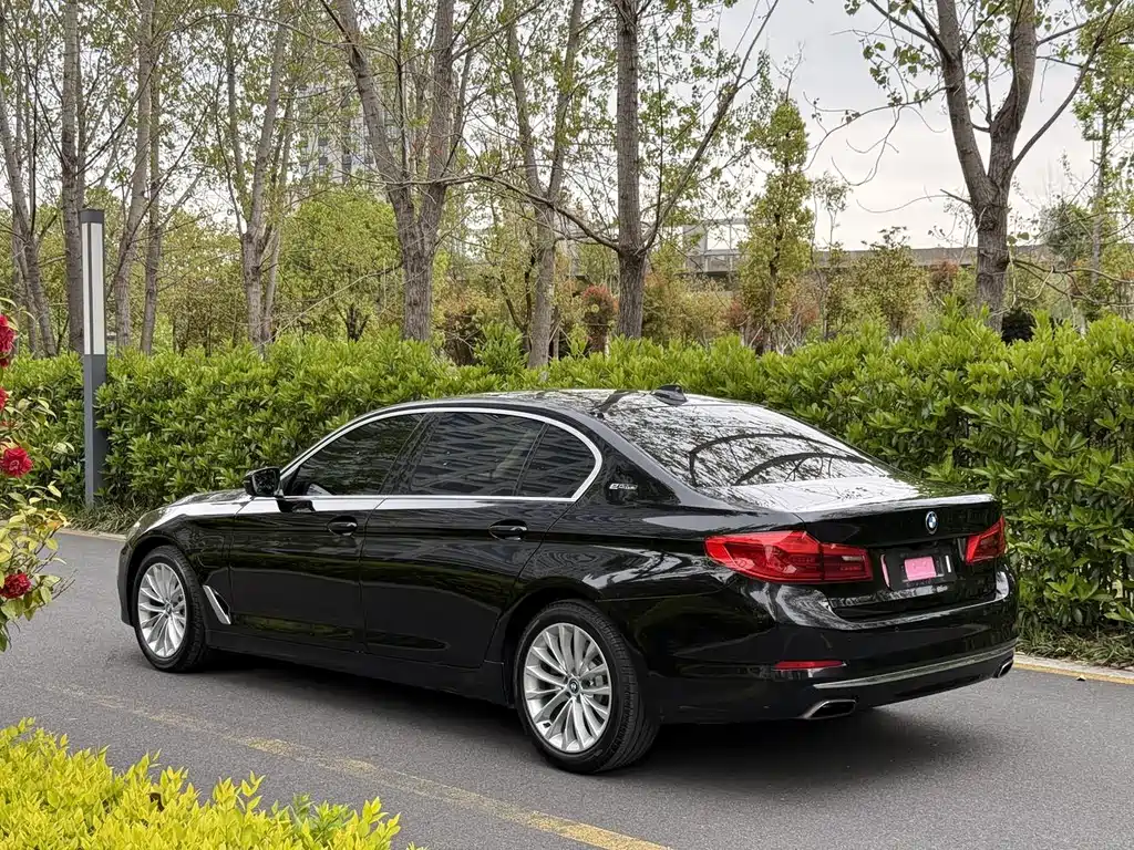 BMW 5 Series New Energy — фото 2