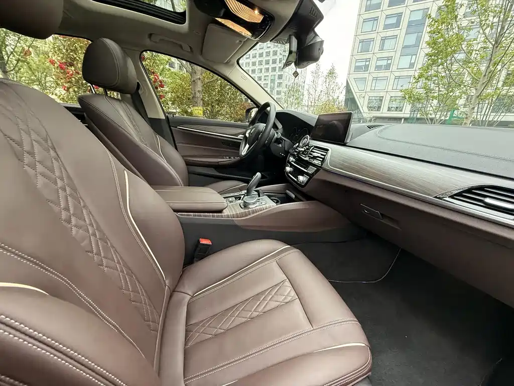 BMW 5 Series New Energy — фото 7