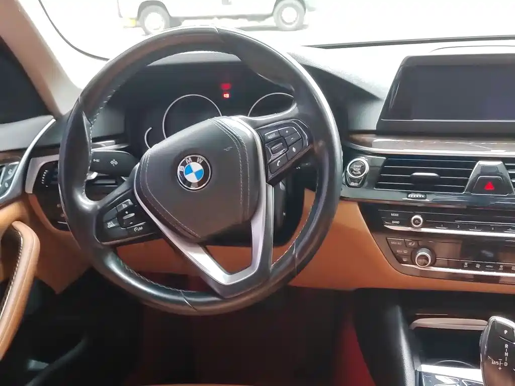 BMW 5 Series — фото 11