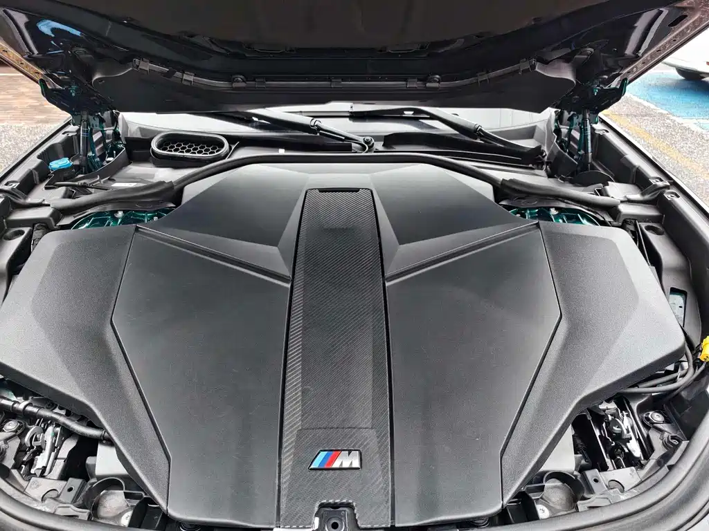 BMW i7 M70L — фото 20