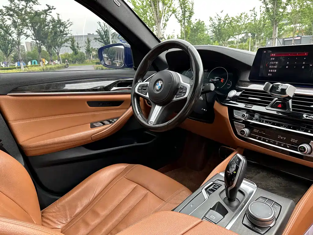 BMW 5 Series — фото 11