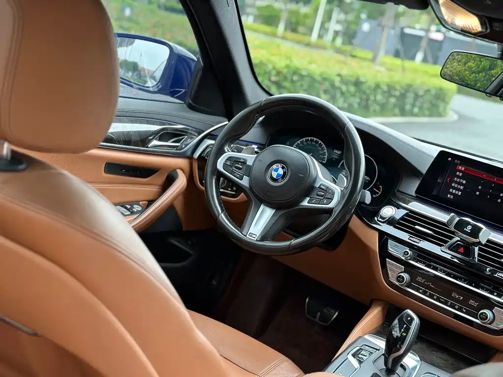 BMW 5 Series — фото 13
