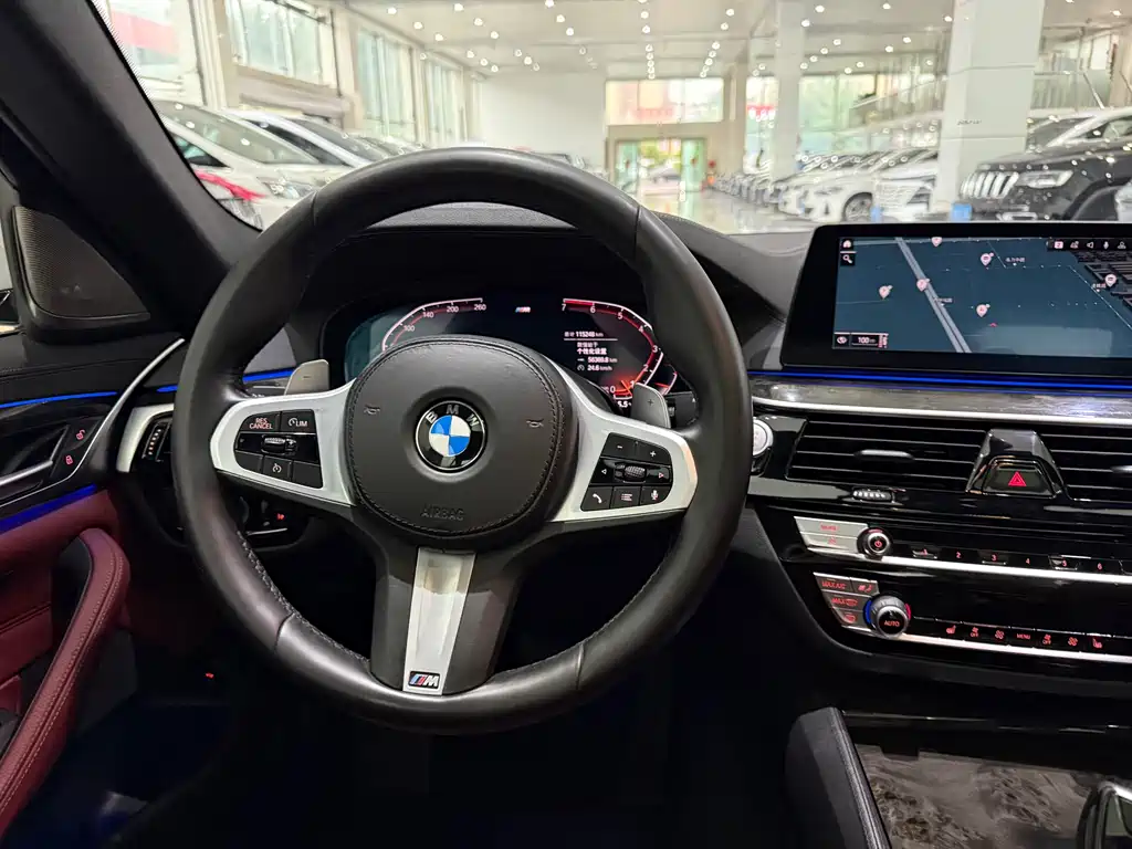 BMW 5 Series — фото 13