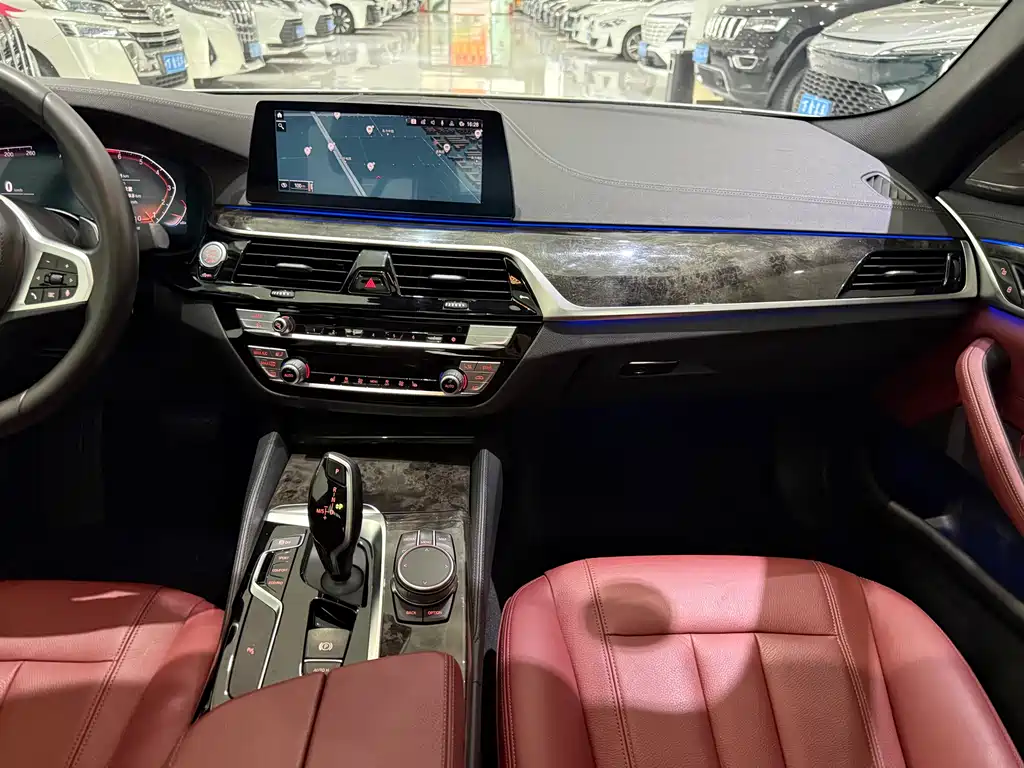 BMW 5 Series — фото 14