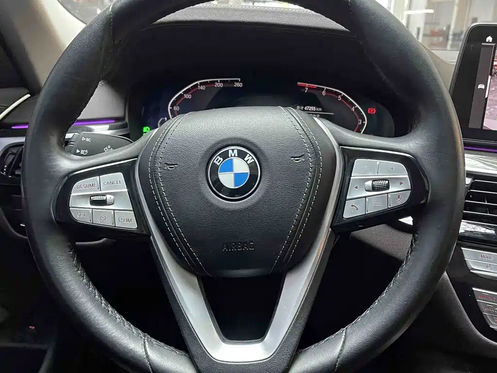 BMW 5 Series — фото 13
