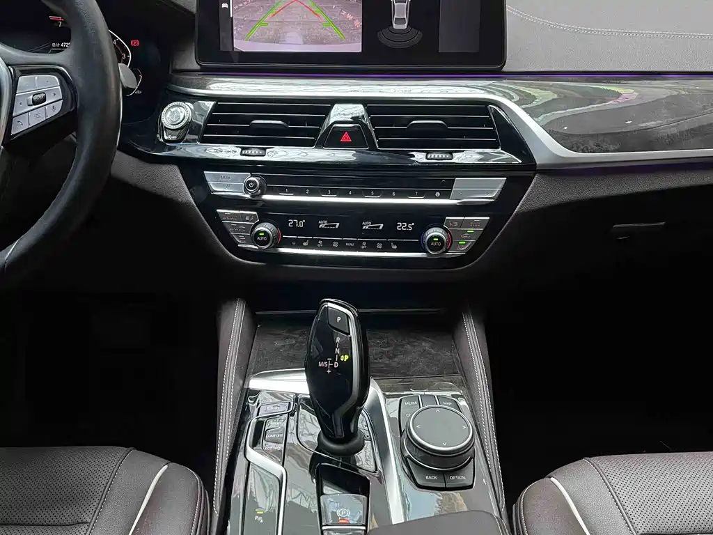 BMW 5 Series — фото 14