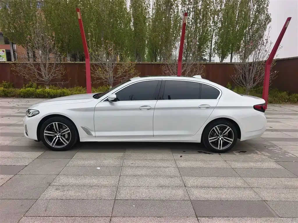BMW 5 Series — фото 3