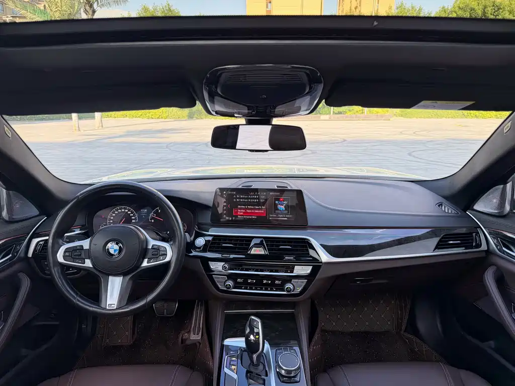 BMW 5 Series — фото 12