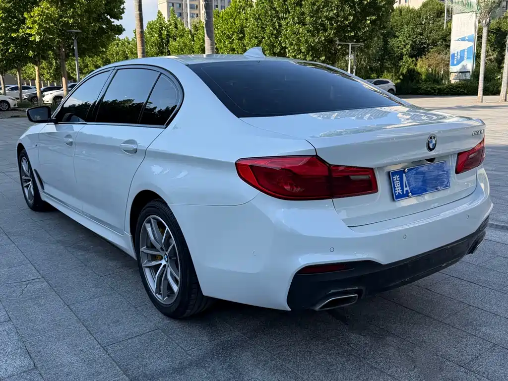 BMW 5 Series — фото 4
