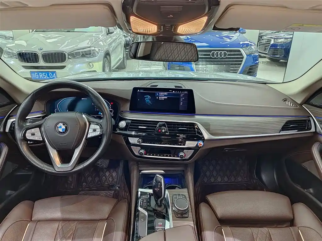 BMW 5 Series New Energy — фото 10