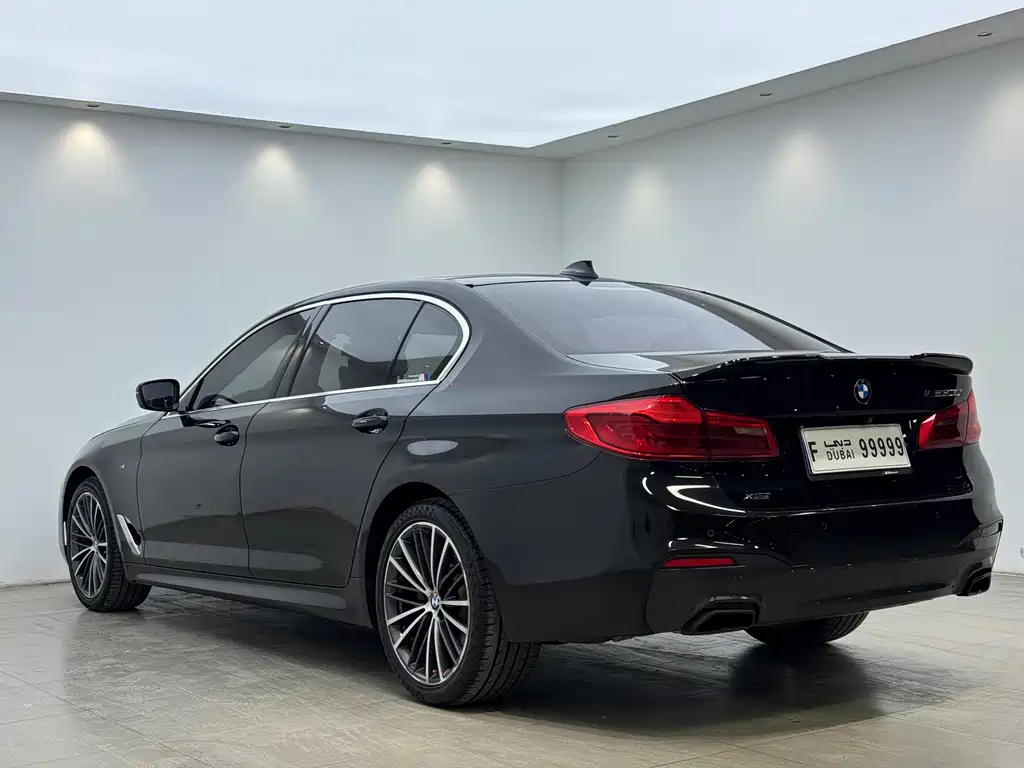 BMW 5 Series — фото 7
