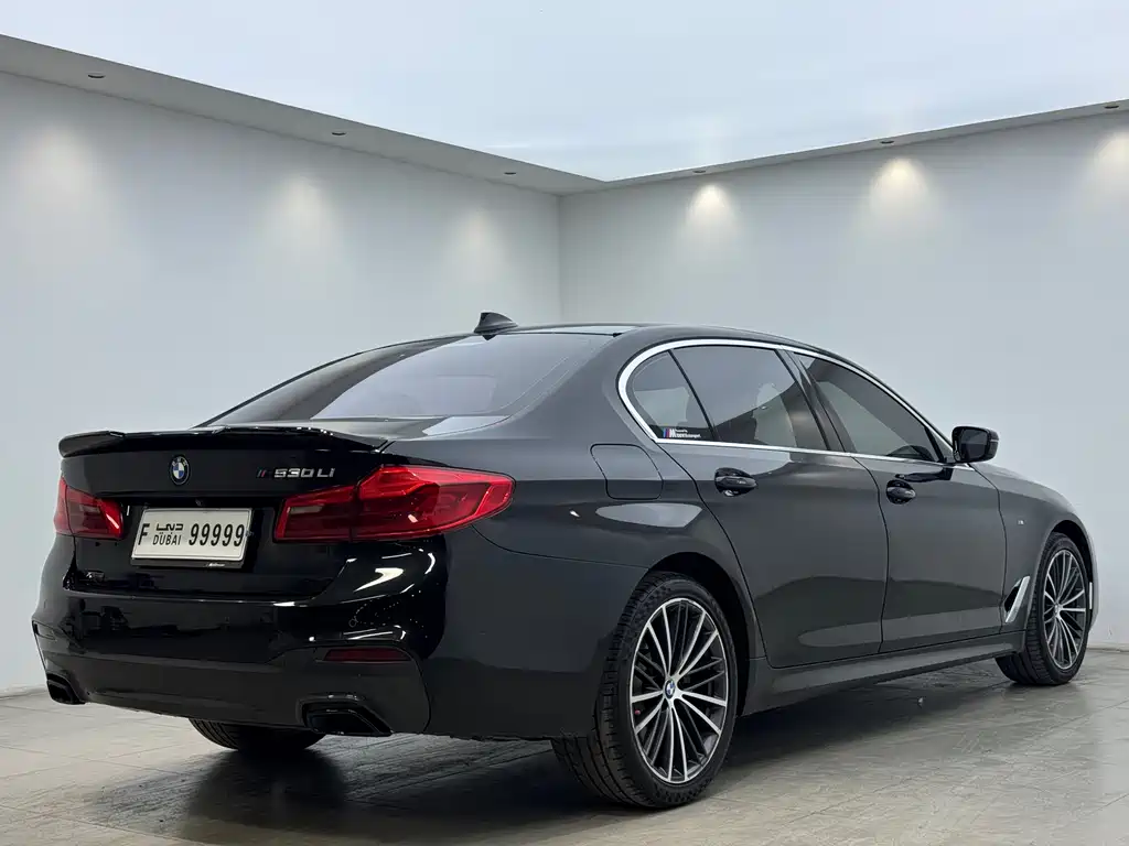BMW 5 Series — фото 9