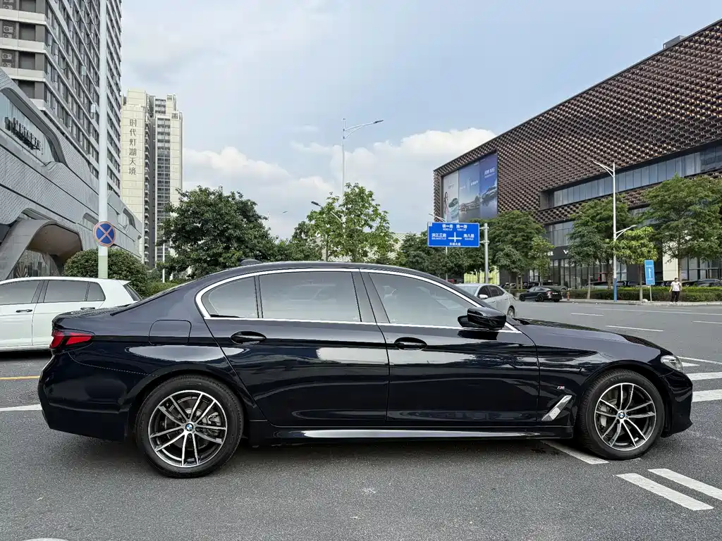 BMW 5 Series New Energy — фото 9