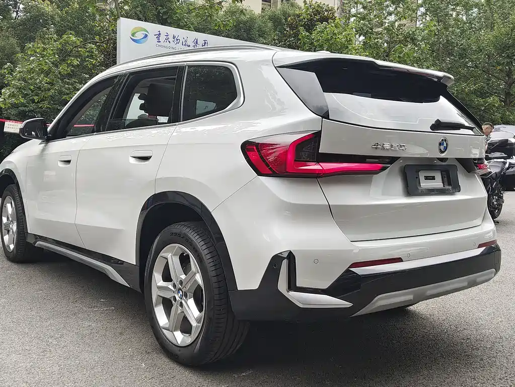BMW X1 — фото 8