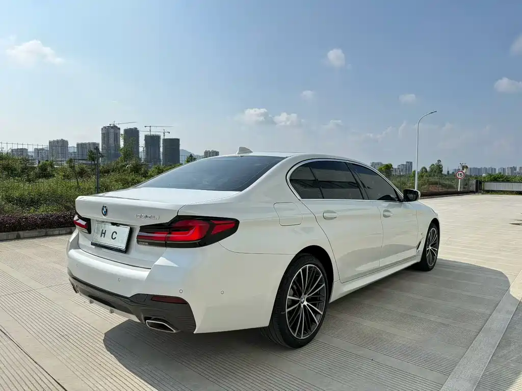 BMW 5 Series — фото 5