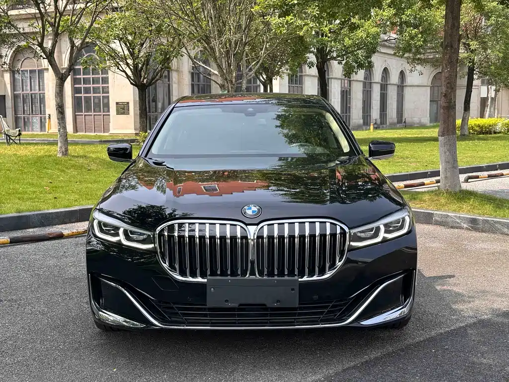BMW 7 Series — фото 2
