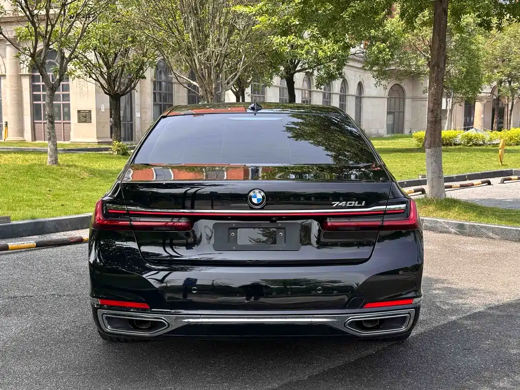 BMW 7 Series — фото 5