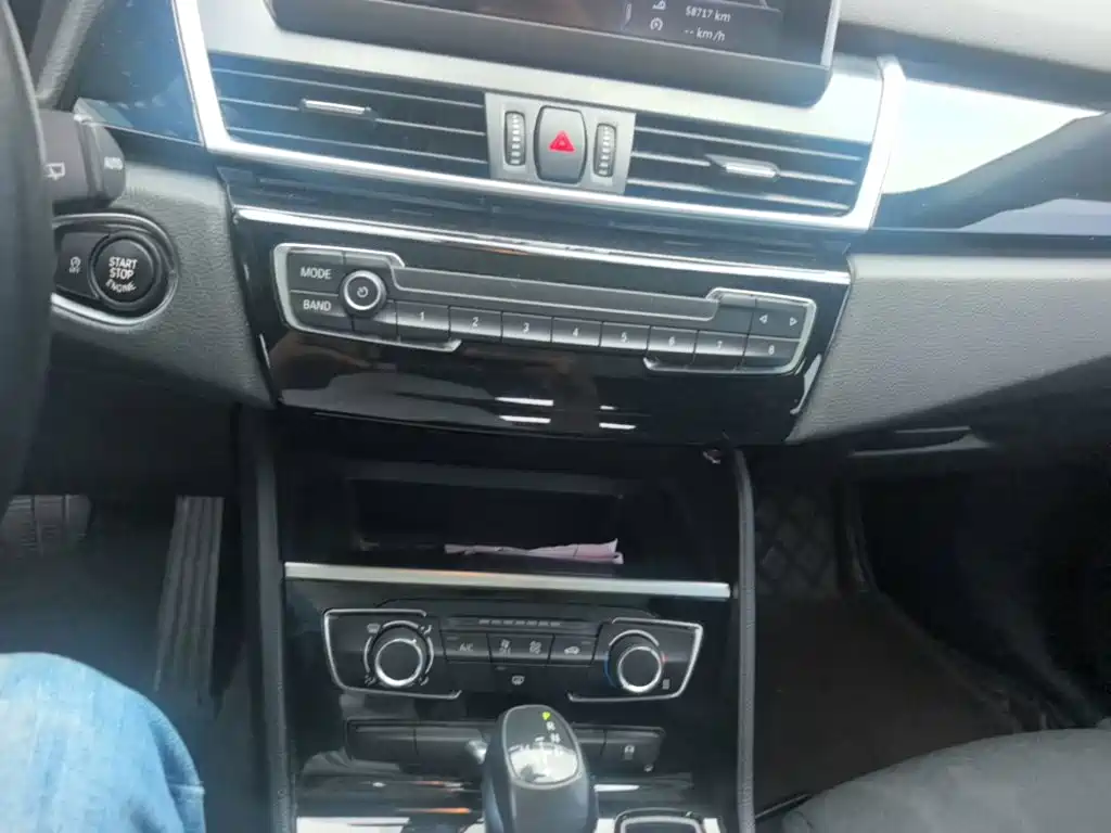 BMW 2 Series Active Tourer — фото 13