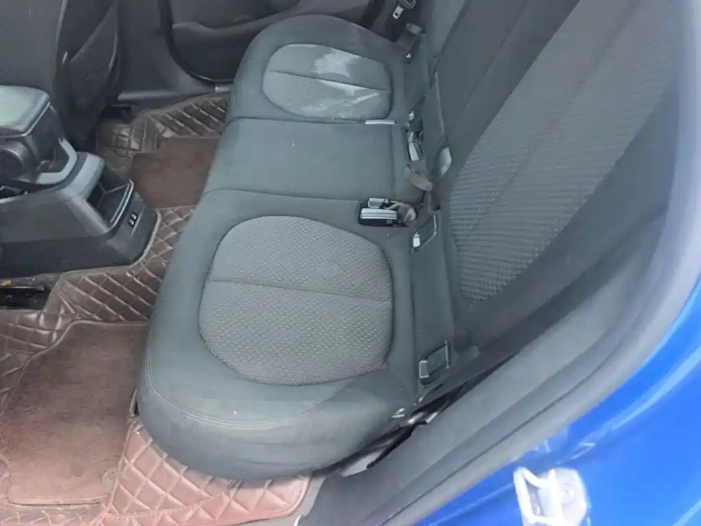 BMW 2 Series Active Tourer — фото 17