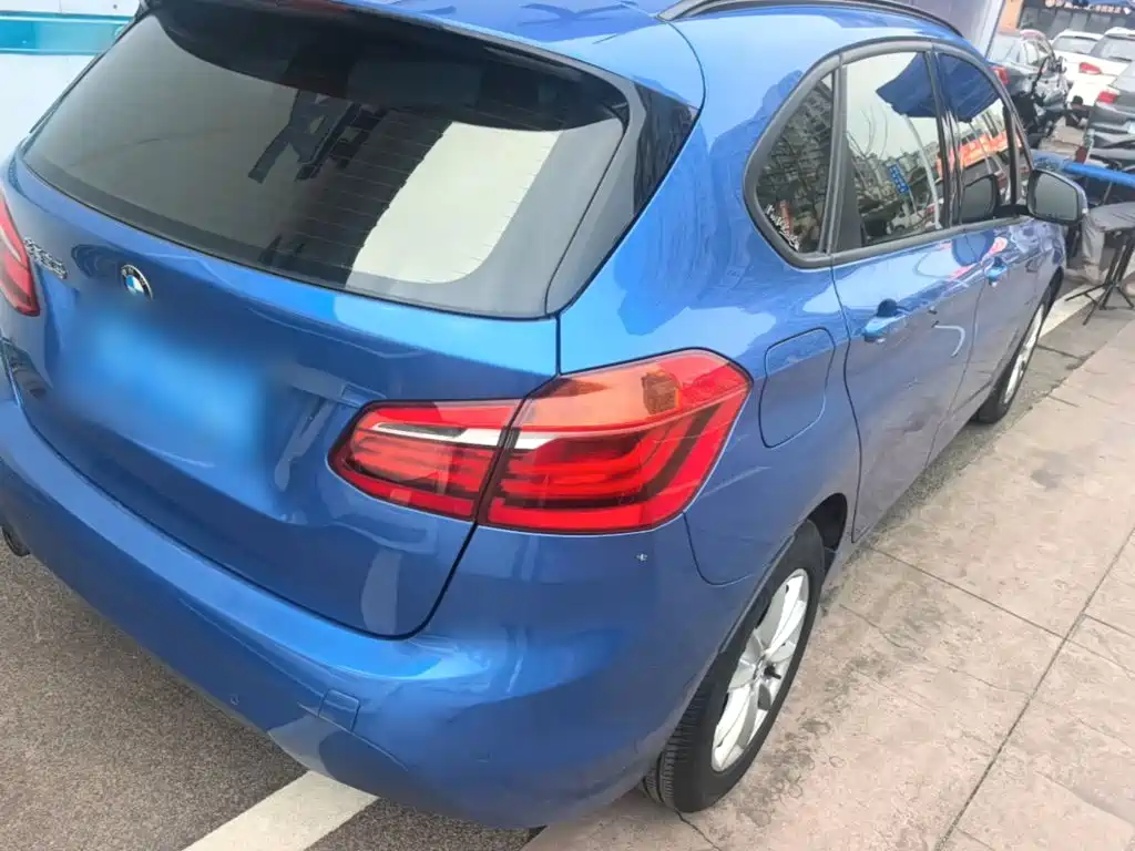 BMW 2 Series Active Tourer — фото 7