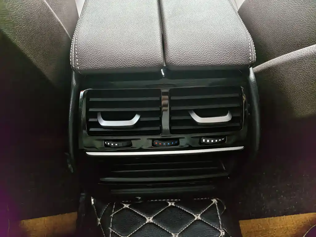 BMW 5 Series — фото 17