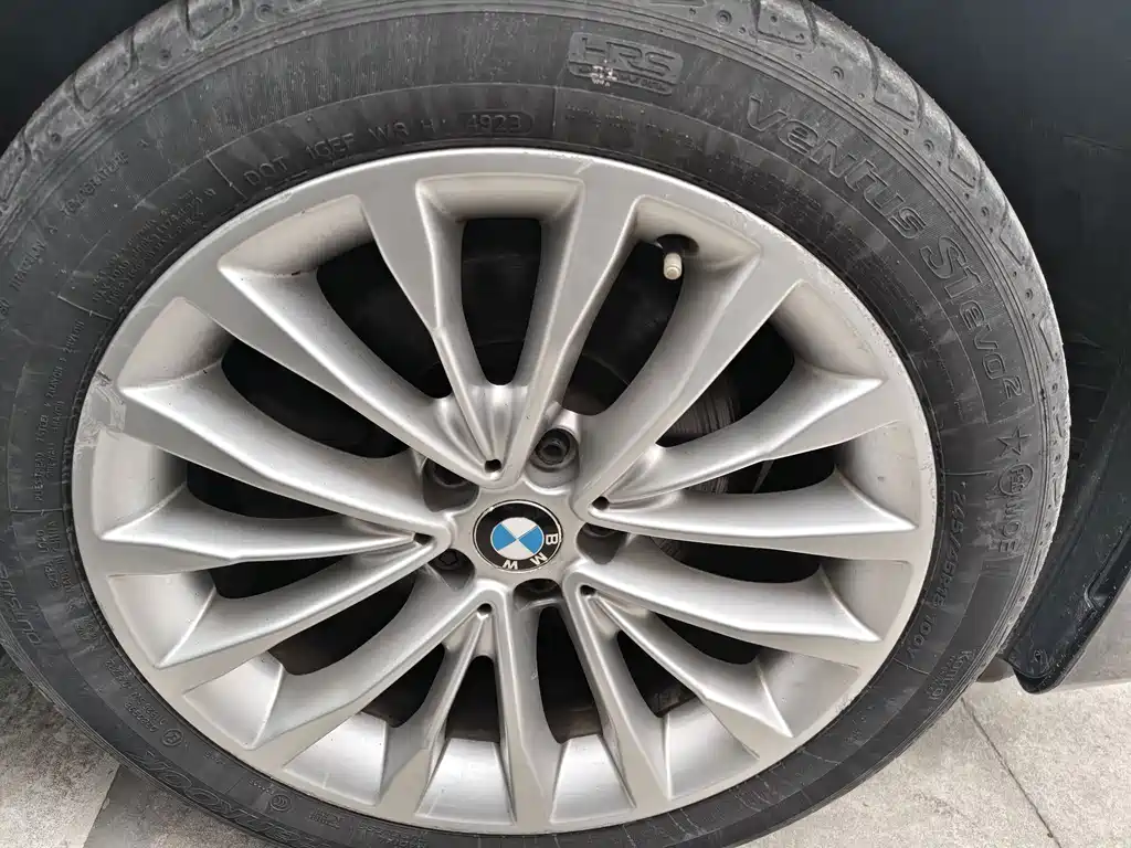 BMW 5 Series — фото 22