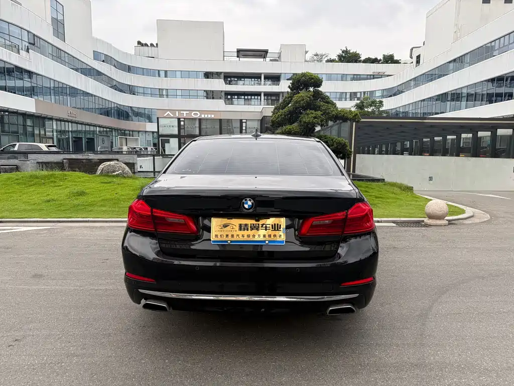 BMW 5 Series — фото 10