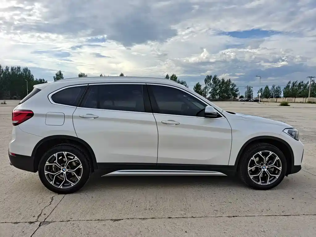 BMW X1 — фото 9