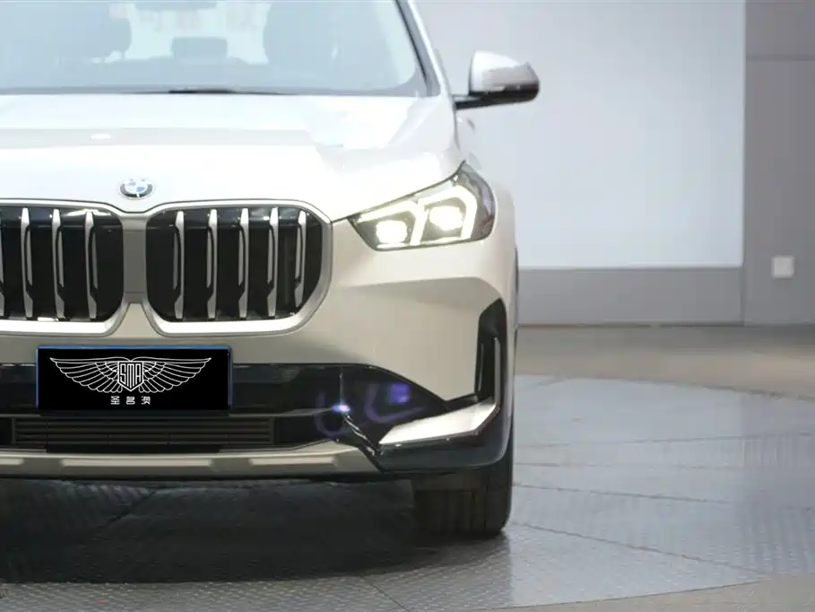 BMW X1 — фото 3